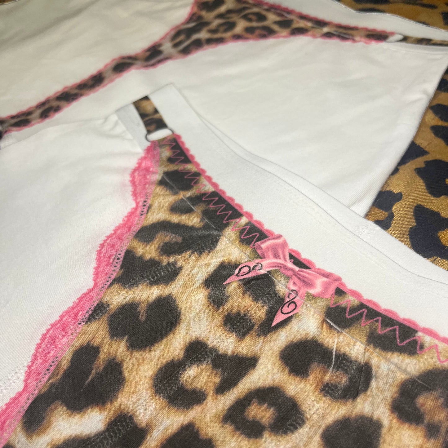 Leopard String Pack